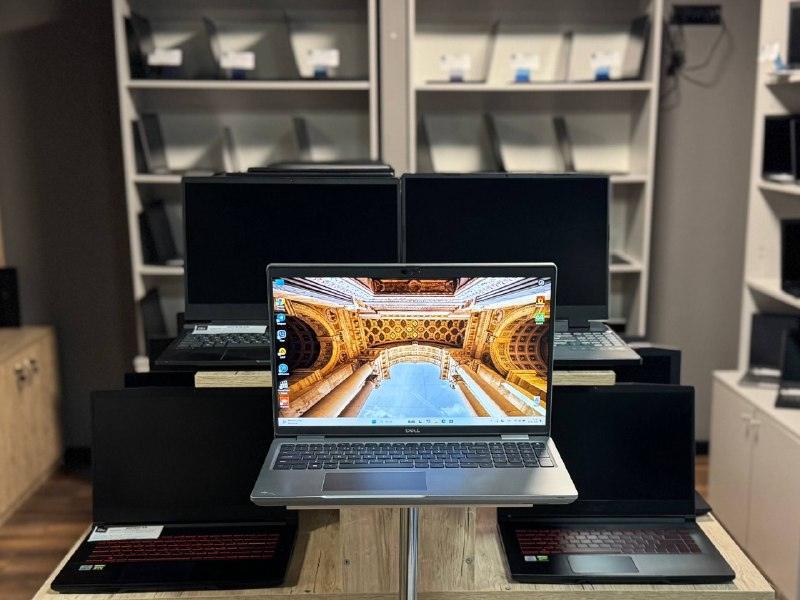Dell Precision 3571