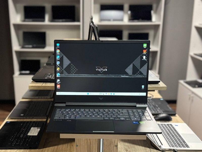 HP Victus 16-r0434nw